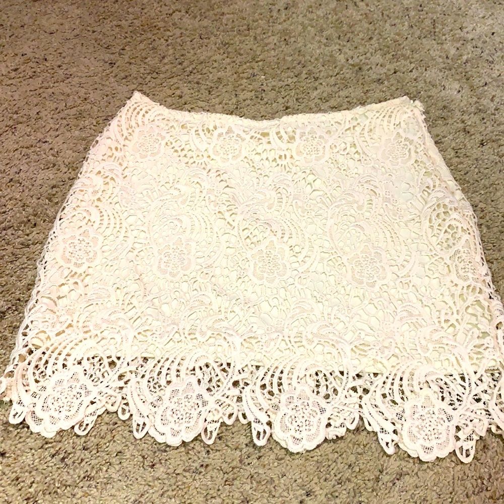 Lace skirt